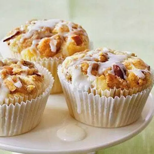 Amaretto Apple Streusel Cupcakes