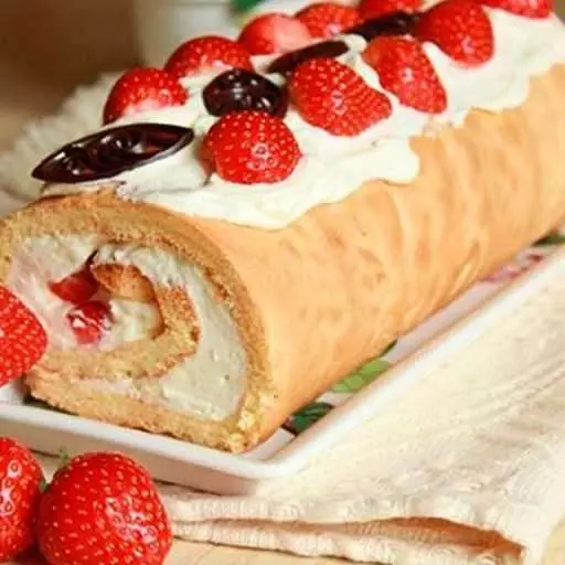 Рулет «Полуниця з вершками»