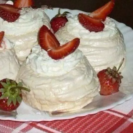 Білкові кошики з сирним кремом