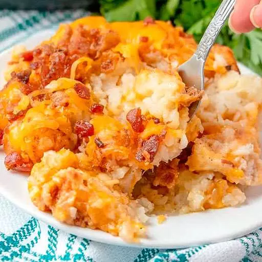 Crock Pot Cheesy Chicken Tater Tot Casserole