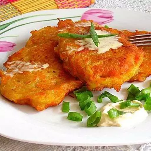 Деруни з моркви