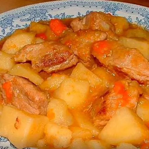 Тушеная картошка с курицей в мультиварке