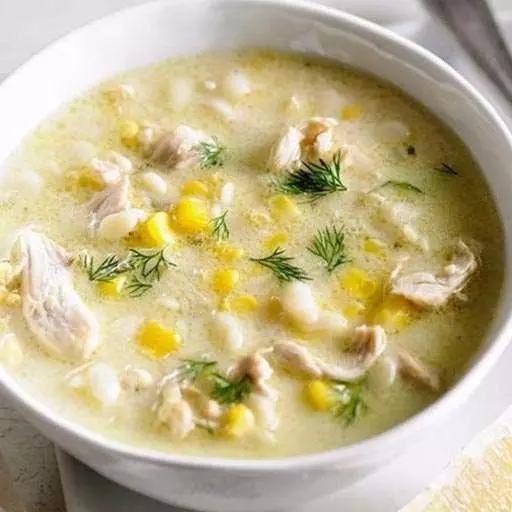 Курячий суп з кукурудзою