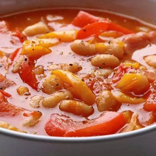Диетический суп из томата и фасоли