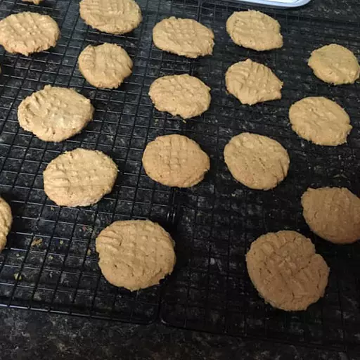 Easy Peanut Butter Cookies