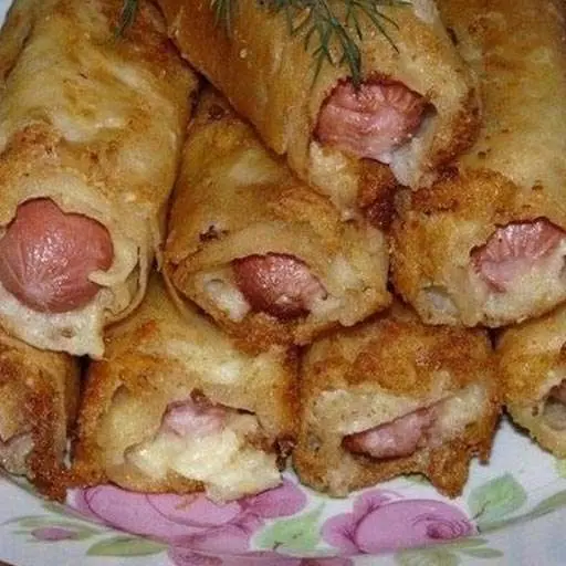"Ленивые пирожки" - сосиска с картофелем в лаваше