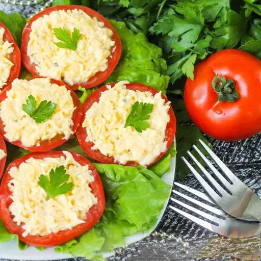Помидоры с сыром и чесноком