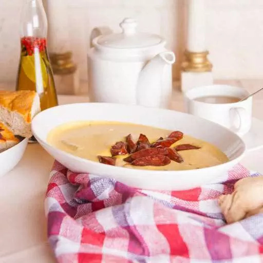 Гороховый крем суп с копчёными колбасками