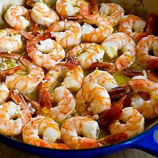Креветки с чесноком и петрушкой