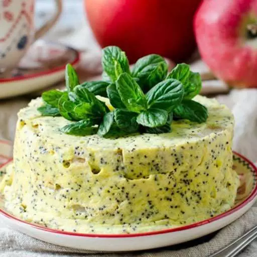 Творожная запеканка с яблоком и маком