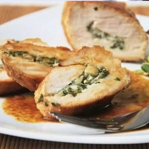 Куриное филе с творогом и зеленью