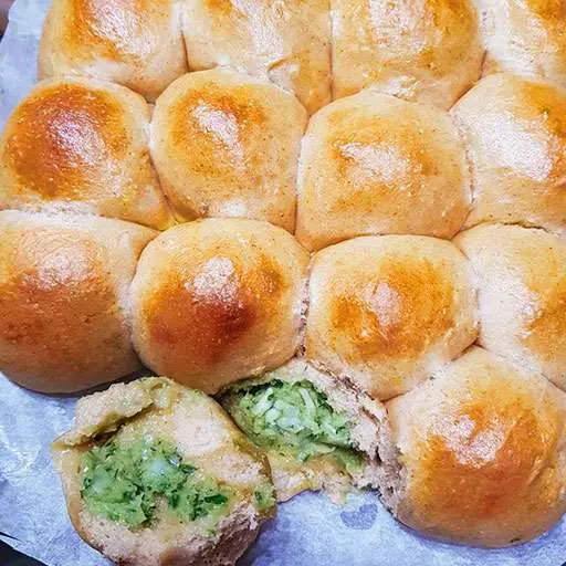 Parsley, Cheese and Onion Rolls