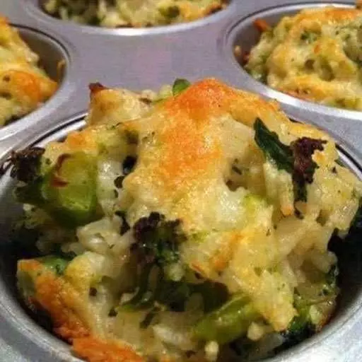 Baked Cheddar Broccoli Rice Cups