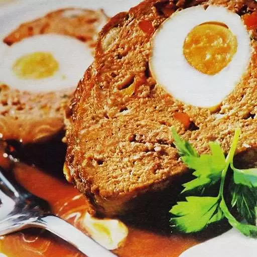 Мясной рулет с яйцами