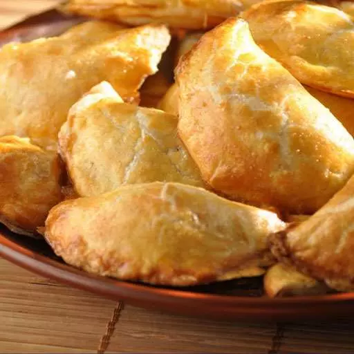 Закусочные пирожки с грибами и сыром