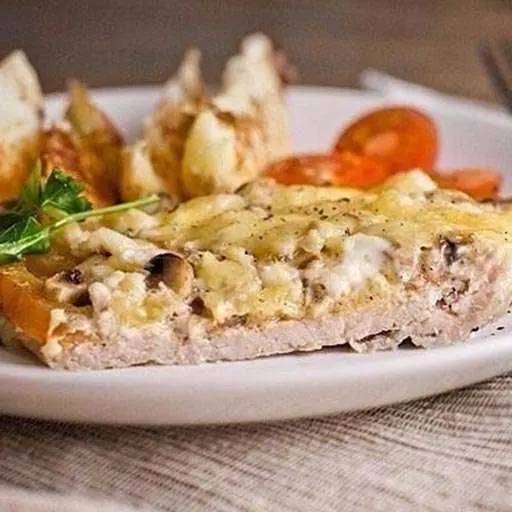 М'ясо по-купецьки з грибами