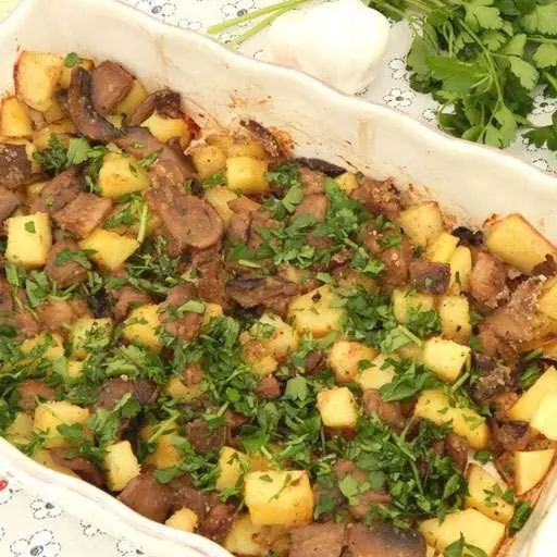 Грибы с картофелем в духовке