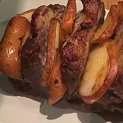 Свинина запеченная с грушей