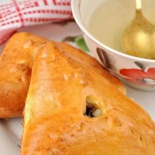 Треугольные пироги с картошкой и мясом
