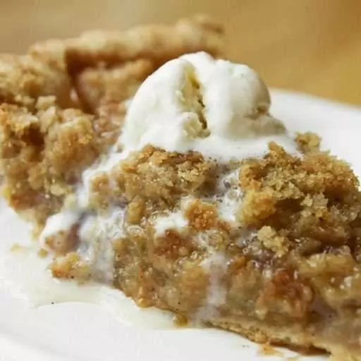 Cinnamon Crumble Apple Pie