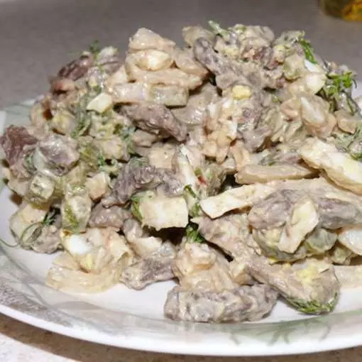 Вкусный салат с грибами